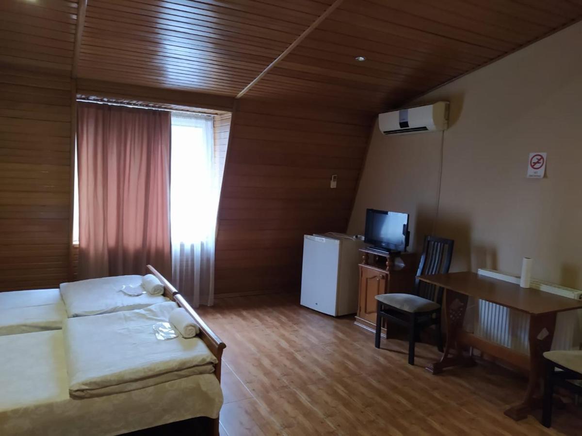 Hotel Ni&La Batumi Exteriör bild